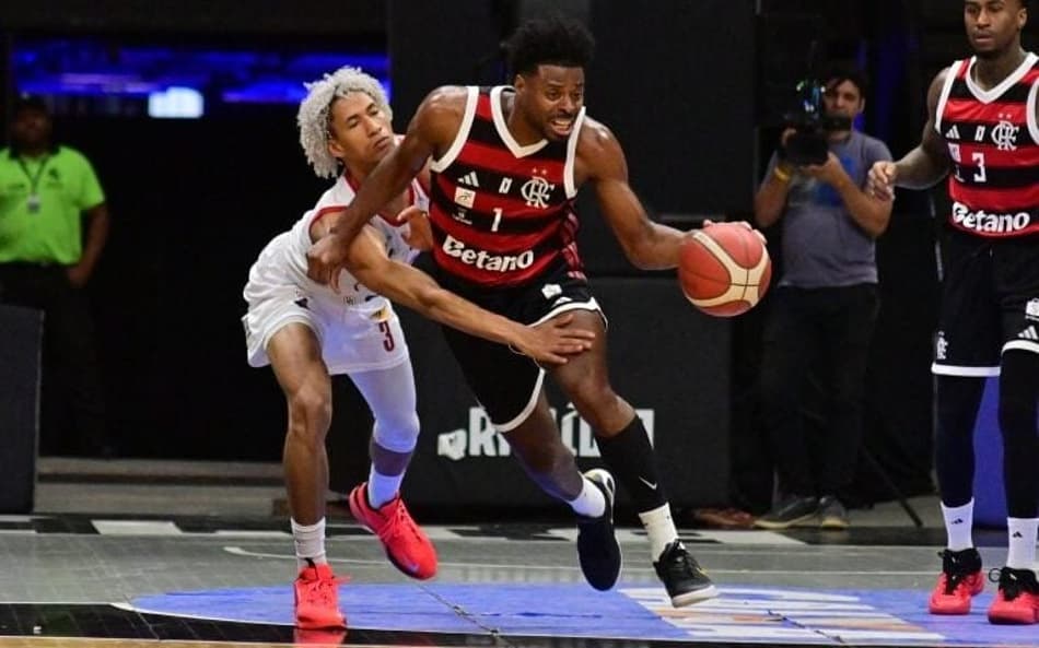 Flamengo contra Pato Basquete no torneio de abertura da NBB (Foto: João Pires/LNB)
