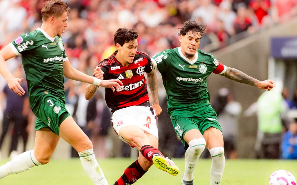 Final entre Flamengo e Palmeiras beneficia rivais na briga por Libertadores; veja probabilidades