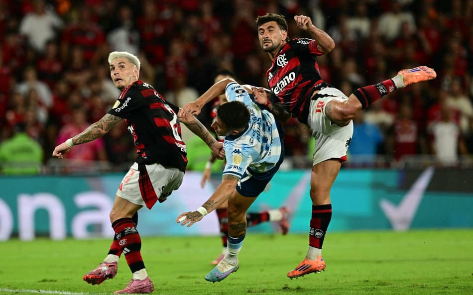 Flamengo x Racing no Maracanã pela Libertadores 2025 - jogo de ida de semifinal (Foto: Pablo Porciuncula/AFP)