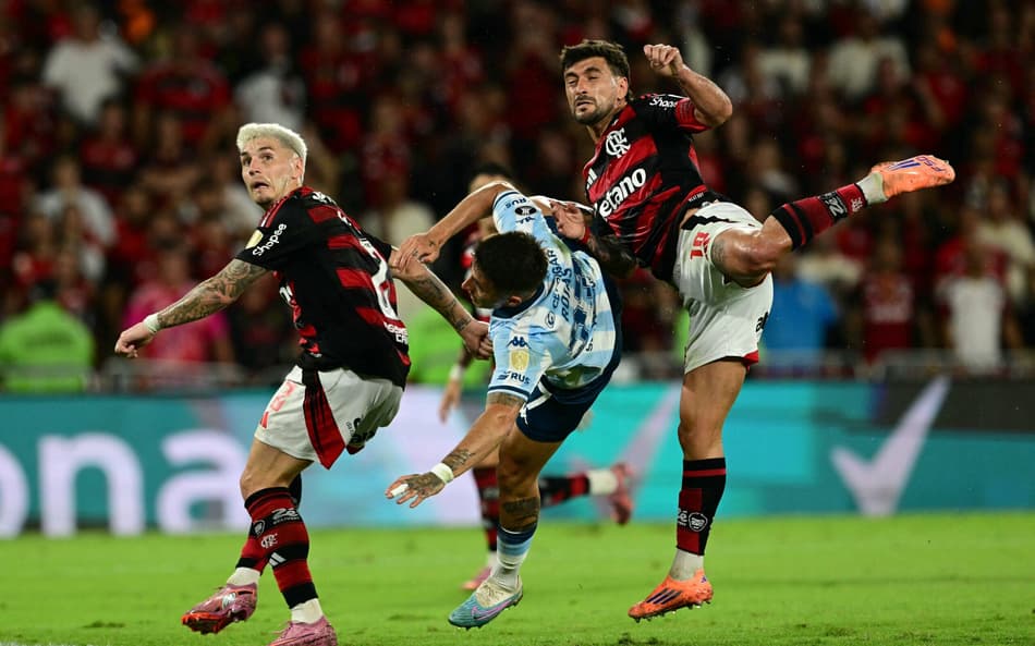 Flamengo x Racing no Maracanã pela Libertadores 2025 - jogo de ida de semifinal (Foto: Pablo Porciuncula/AFP)