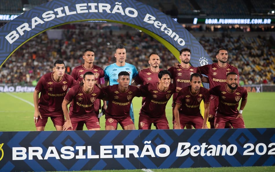 Time do Fluminense em campo para a partida contr ao Juventude pelo Brasileirão (Foto: Jorge Rodrigues/AGIF)