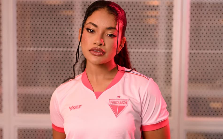 Fortaleza lançou um uniforme para o Outubro Rosa (Foto: Cleyton Saldanha/Volt Sport)