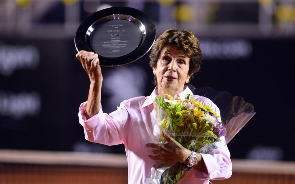 Maria Esther Bueno nahoemnagem recebida no Rio Open (Fotojump/Arquivo)