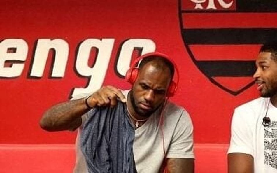 LeBron James em treino no Flamengo durante as Olimpíadas de Rio-2016 (Foto: Reprodução/X)