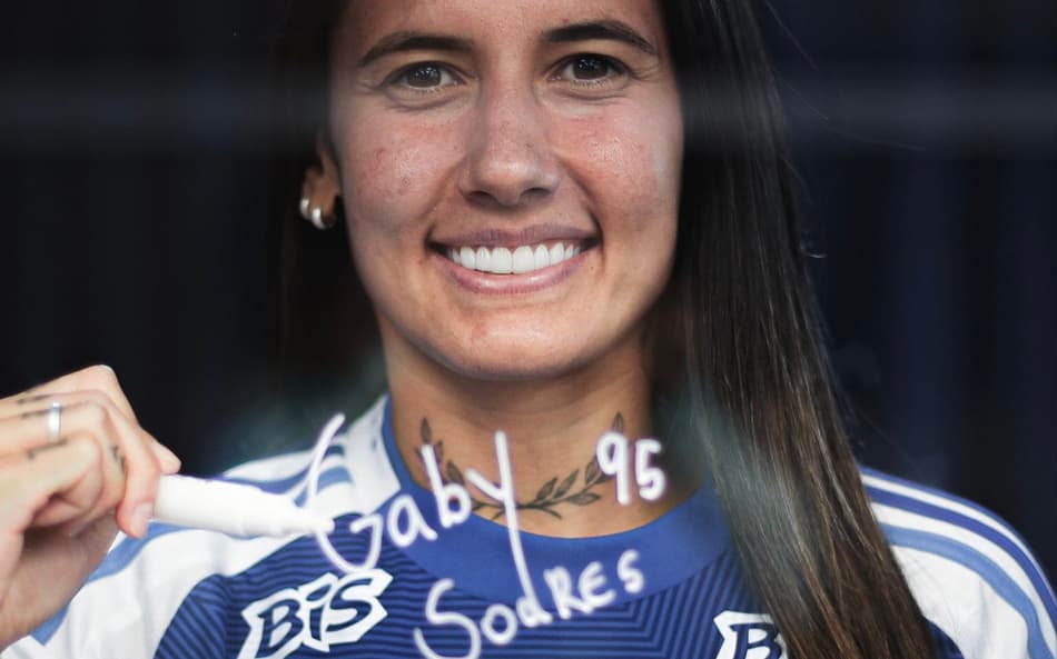 Gaby Soares renova com o Cruzeiro até o fim de 2027. (Cruzeiro/Divulgação)