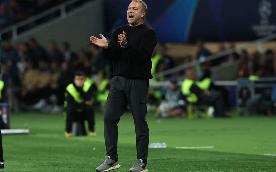 Hansi-Flick incentiva jogadores do Barcelona contra o PSG