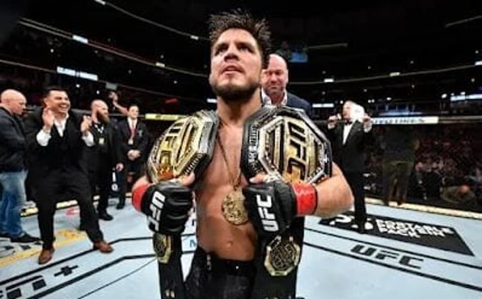 Henry Cejudo foi duplo campeão no UFC (Foto: Divulgação/UFC)