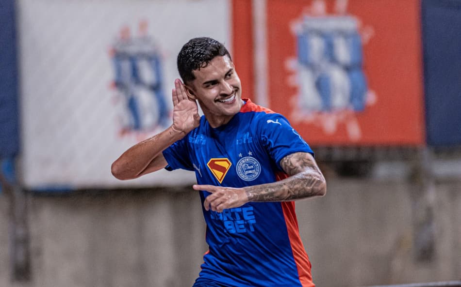 Nestor comemora gol contra o Grêmio (Foto: Caique Higino)