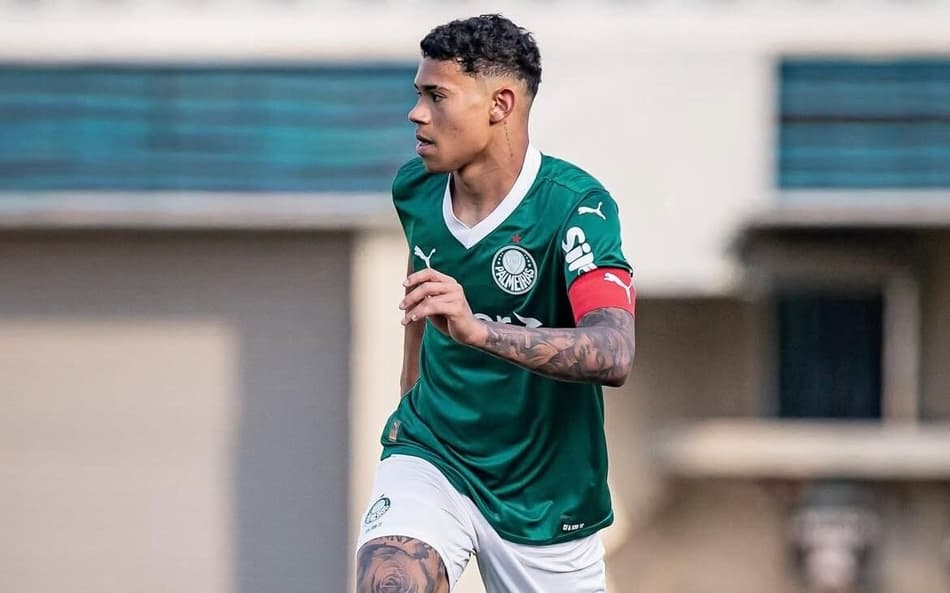 Luis Felipe Pacheco, meio-campista do Palmeiras