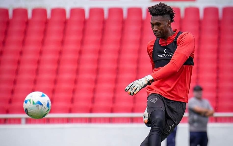 Alexander Domínguez, goleiro da LDU