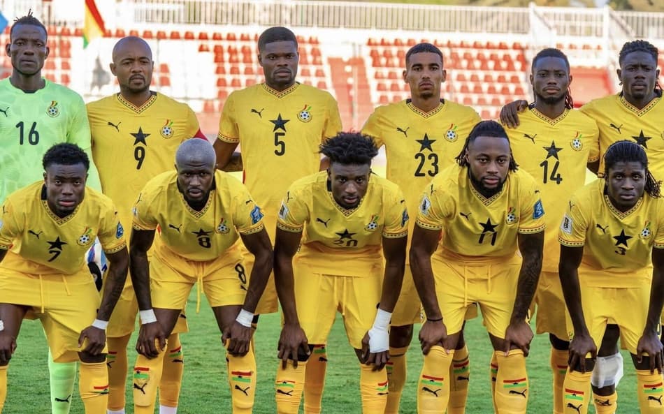 Jogadores da Gana no pré-jogo contra Comores (Foto: Reprodução/X)