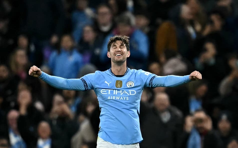 John Stones comemora gol marcado na vitória do Manchester City sobre o Sparta Praga pela Champions League