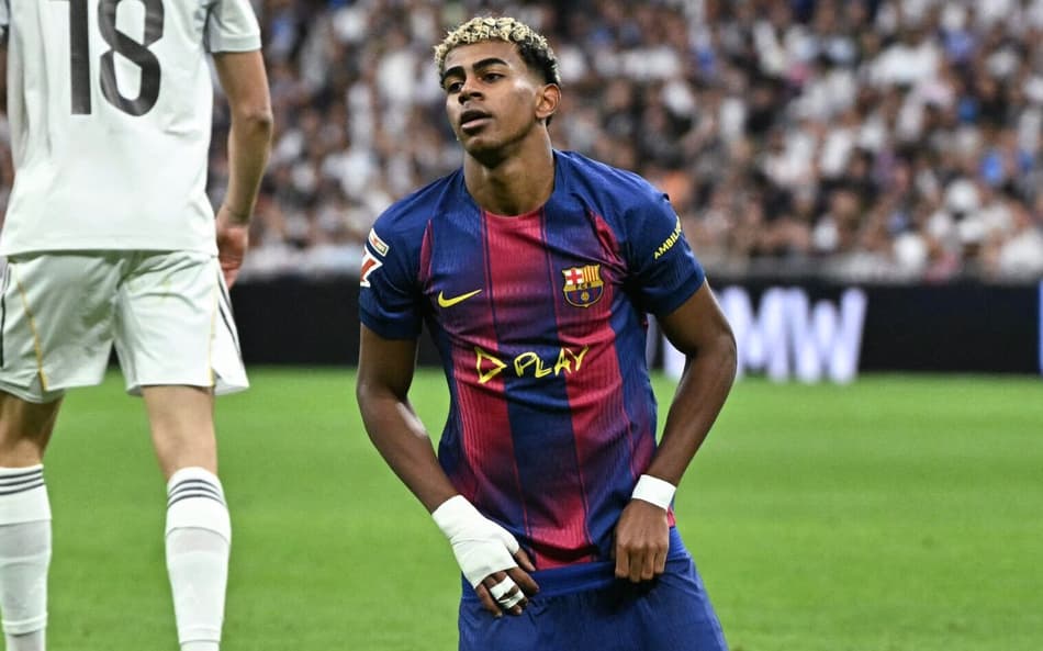 Lamine Yamal no duelo contra o Real Madrid (Foto: Javier Soriano/AFP)