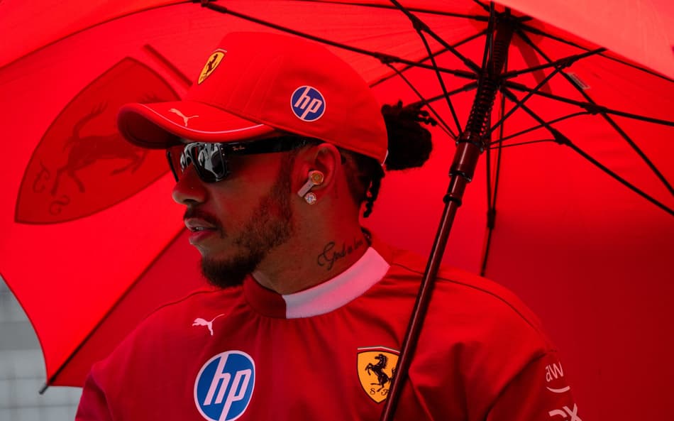 Lewis Hamilton antes do GP da Áustria (foto: Andrej ISAKOVIC / AFP)