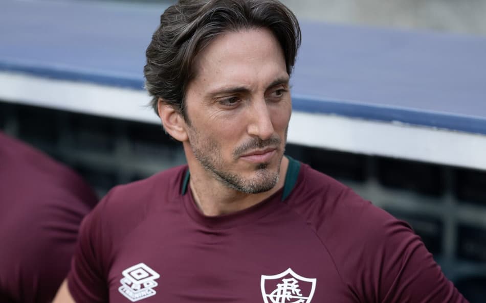 Luis Zubeldía no comando do Fluminense (Foto: Jorge Rodrigues/AGIF)