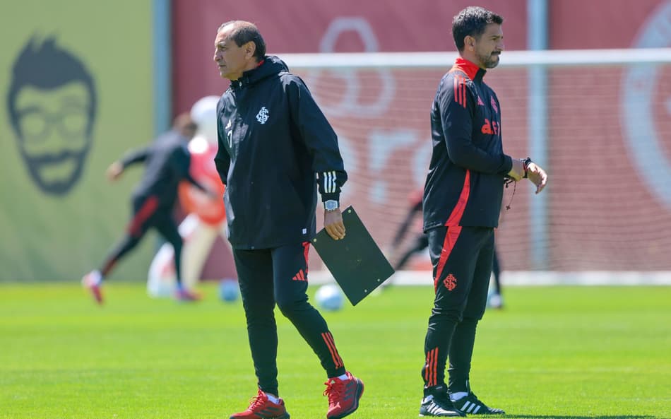 Ramón Díaz e Emiliano Díaz, técnico e auxiliar do Internacional