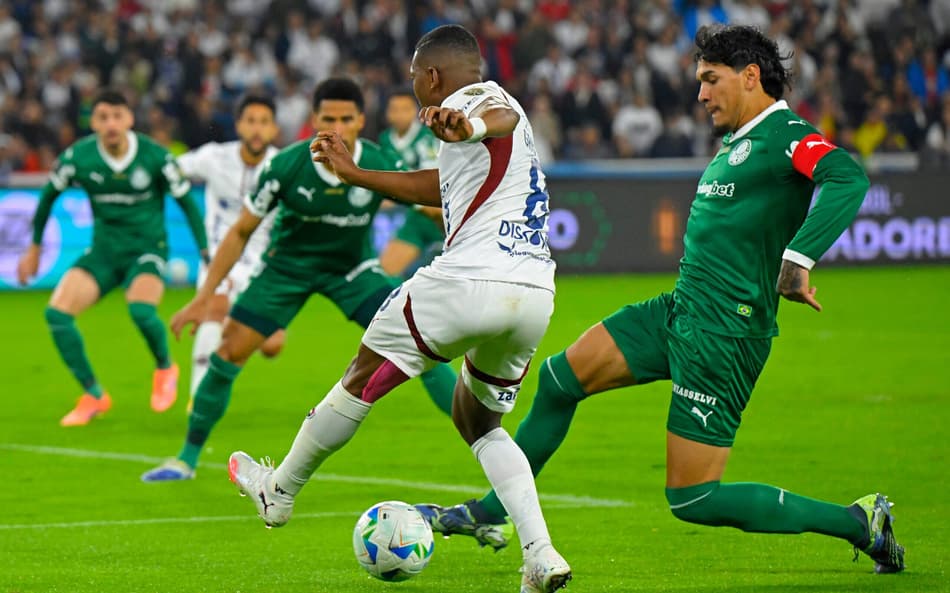 Palmeiras perdeu para a LDU por 3 a 0 (Foto: Rodrigo BUENDIA / AFP)
