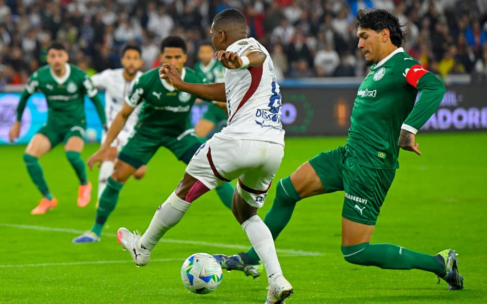 Palmeiras perdeu para a LDU por 3 a 0 (Foto: Rodrigo BUENDIA / AFP)