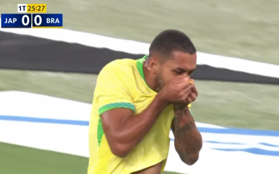Paulo Henrique celebra primeiro gol pela Seleção Brasileira