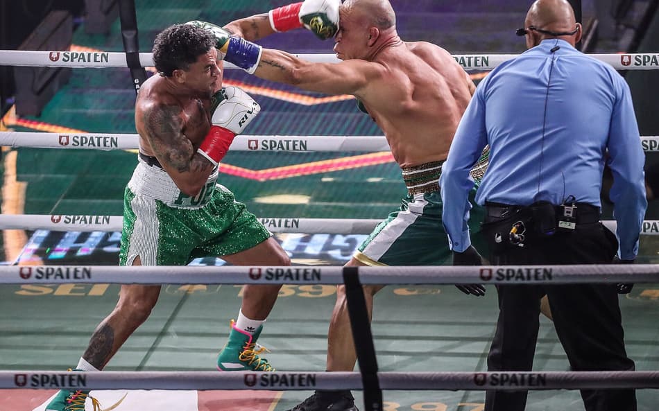 Popó Freitas e Wanderlei Silva em luta no Spaten Fight Night 2 (Foto: Gaspar Nóbrega/Inovafoto - IG:@gasparnobrega)