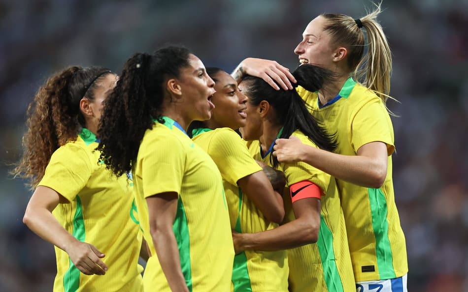 Seleção feminina comemora gol contra a França. (Foto: Livia Villas Boas / CBF)