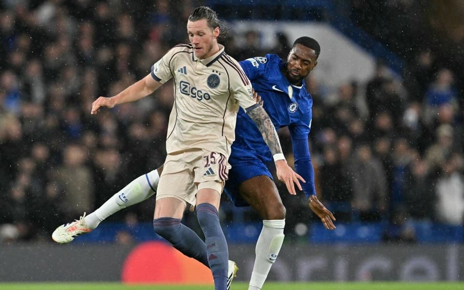 SIGA Com Estêvão titular, Chelsea joga contra o Ajax pela Champions