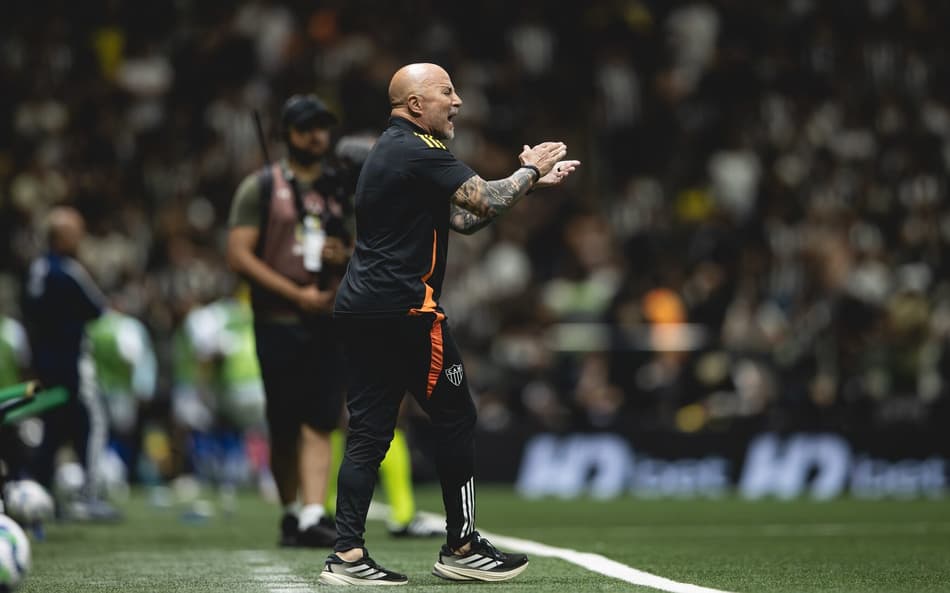 Sampaoli em Atlético e Cruzeiro nesta quarta-feira (15) (Foto: Pedro Souza / Atlético)