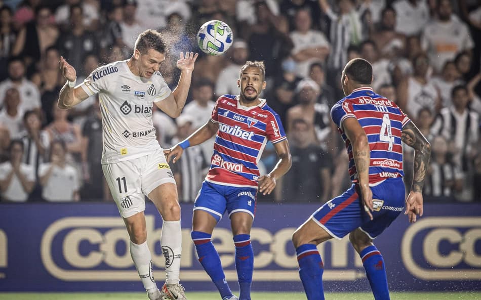 Partida entre Santos e Fortaleza, pelo Brasileirão de 2023 (Foto: Raul Baretta/Santos FC)