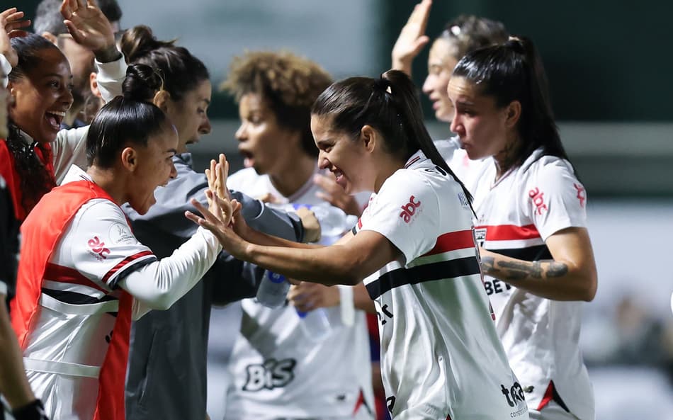 Jogadoras do São Paulo comemoram gol na Libertadores Feminina (Foto: Reprodução/Conmebol)