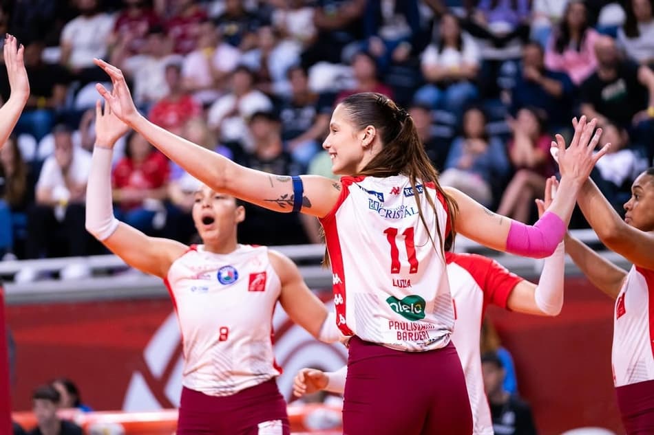 Luzia Barueri. (Foto: Reprodução / @baruerivolleyballclub)