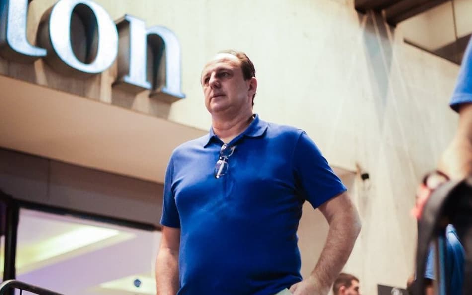 Rogério Ceni a caminho do Nilton Santos (Foto: divulgação / EC Bahia)