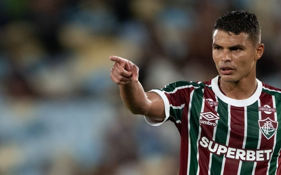Thiago Silva em ação em Fluminense x Internacional (Foto: Jorge Rodrigues/AGIF)