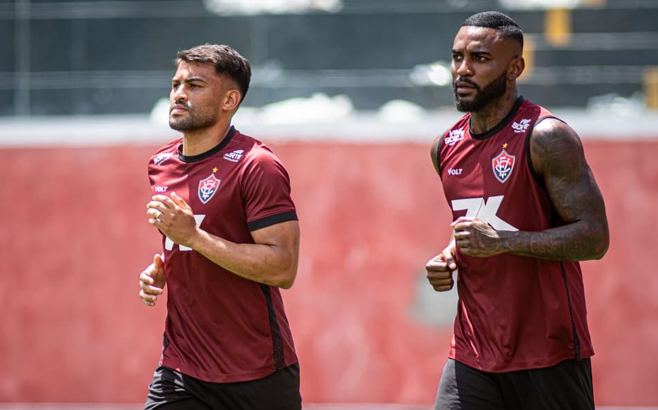 Ronald e Ramon treinam na Toca do Leão (Foto: Victor Ferreira / EC Vitória)