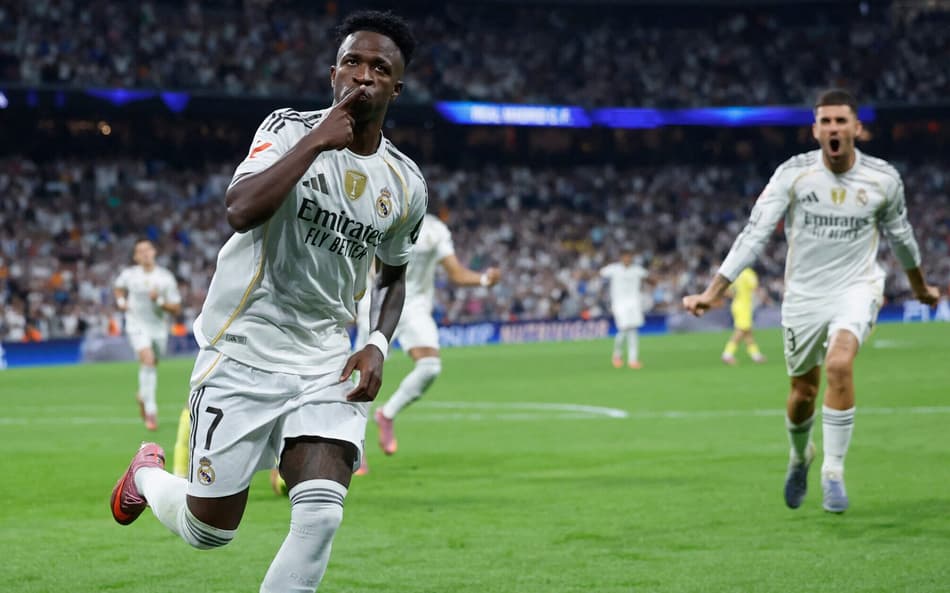 Vini Jr comemora gol do Real Madrid sobre o Villarreal, pela La Liga