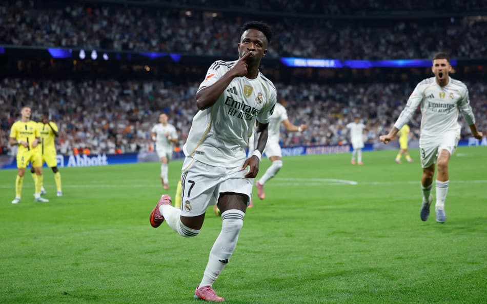 Vini Jr comemora gol do Real Madrid sobre o Villarreal, pela La Liga