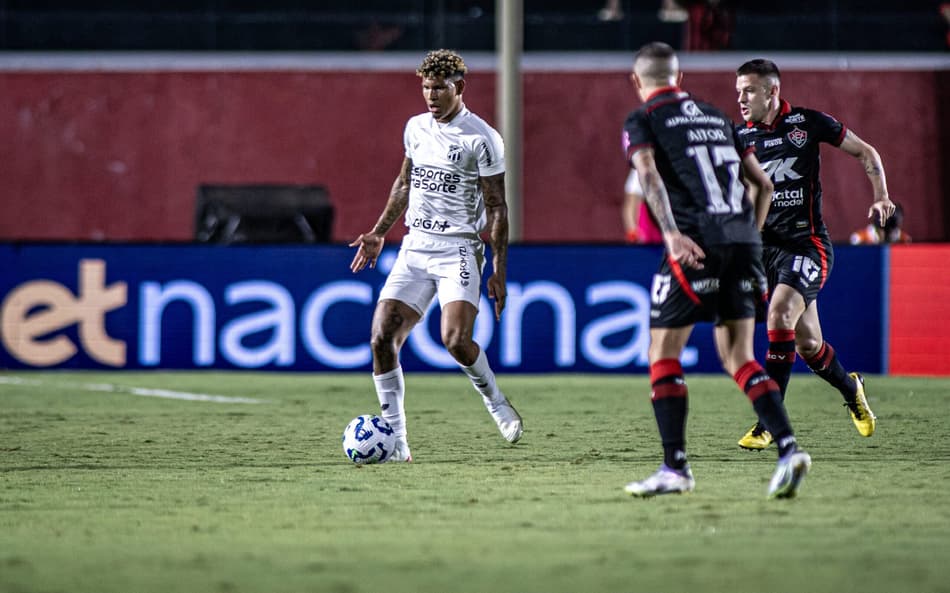Partida entre Vitória e Ceará, pelo Brasileirão (Foto: Felipe Santos/Ceará SC)