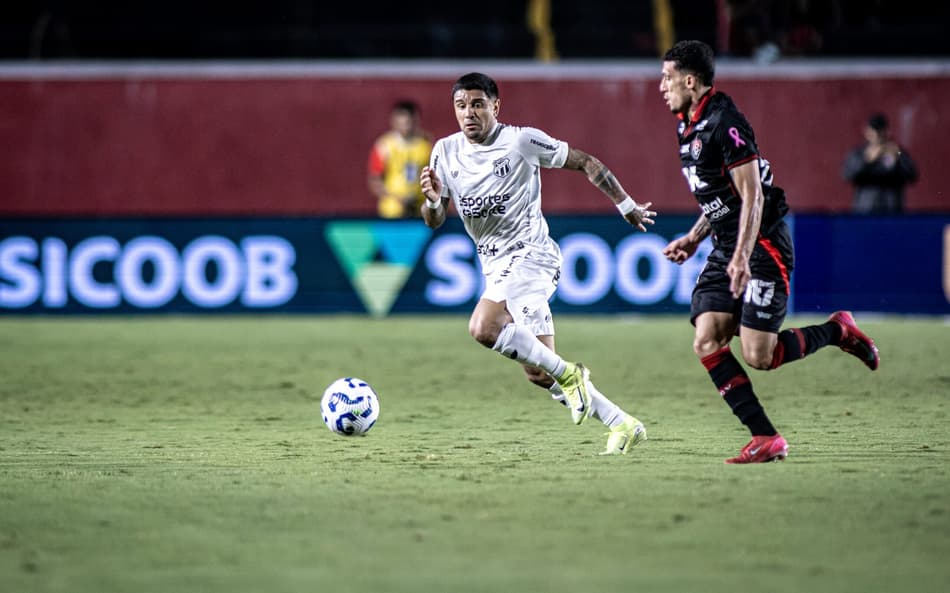 Partida entre Vitória e Ceará, pelo Brasileirão (Foto: Felipe Santos/Ceará SC)