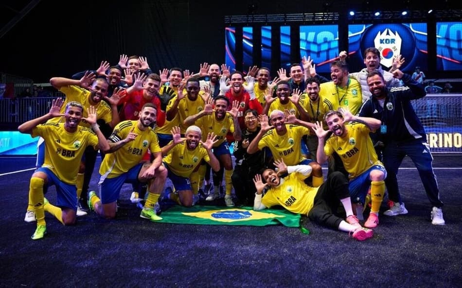 Brasil foi campeão da Kings League World Cup e teve o streamer Gaules como técnico e presidente do time