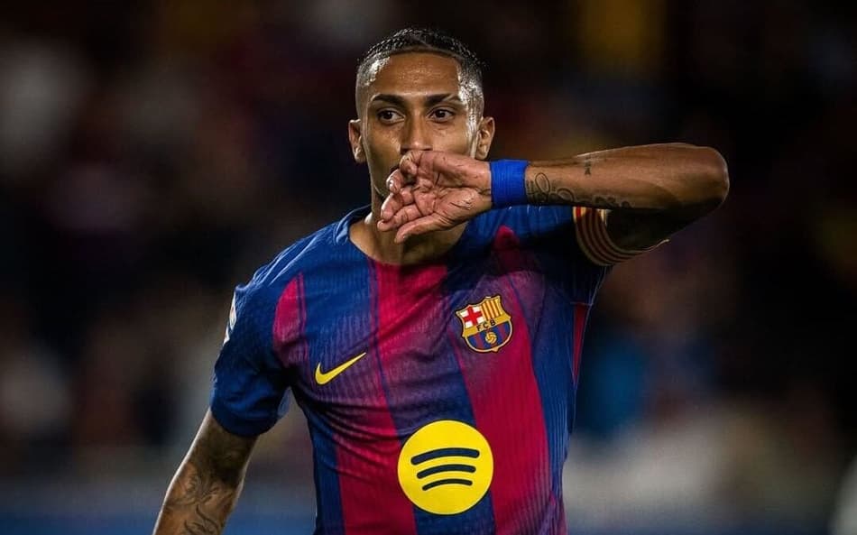 Raphinha é um dos favoritos pelo prêmio (Foto: Divulgação/FC Barcelona)