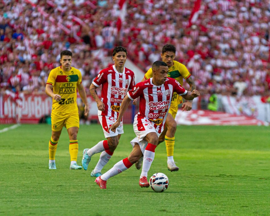 Arnaldo, lateral do Náutico (Foto: Gabriel França / CNC)