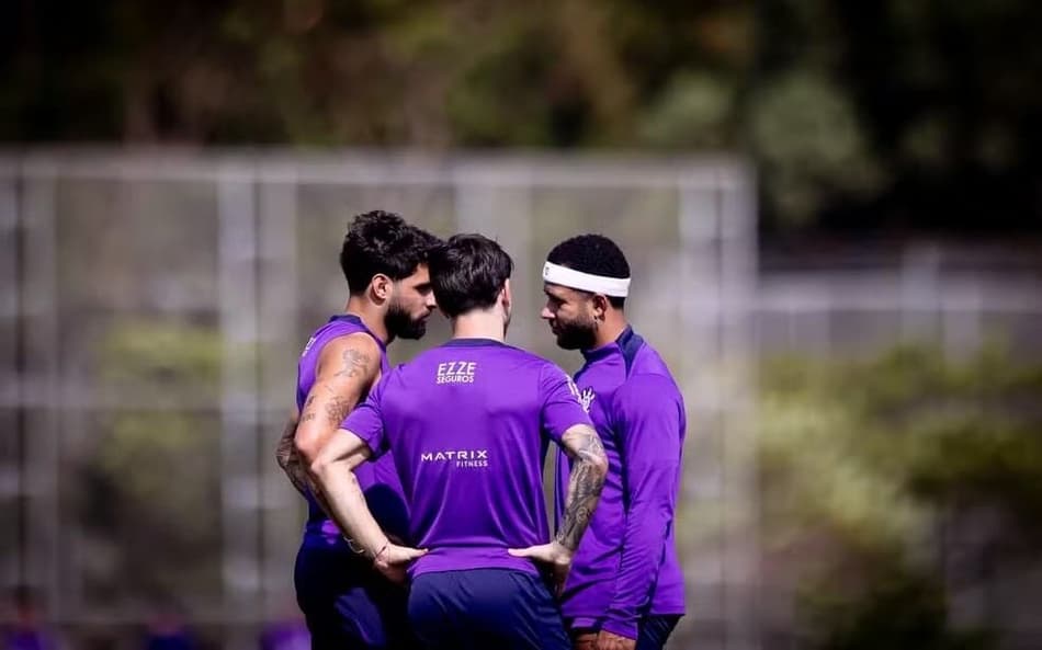 Yuri Alberto, Rodrigo Garro e Memphis Depay (Foto: Rodrigo Coca/Agência Corinthians)