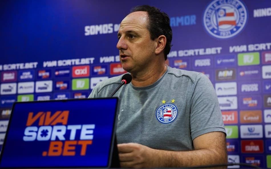 Rogério Ceni em entrevista coletiva depois da vitória contra o Grêmio (Foto: Letícia Martins/EC Bahia)