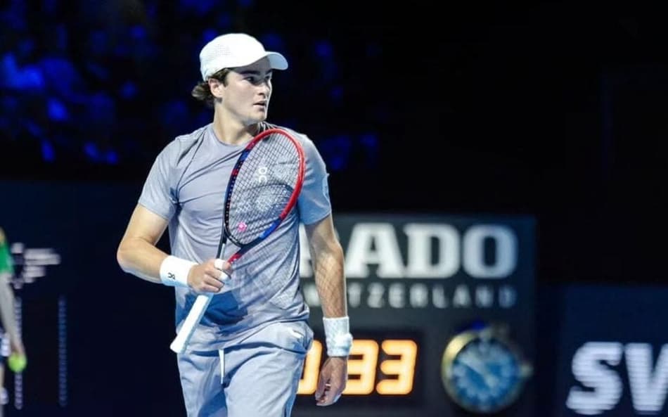 João Fonseca na vitória na estreia do ATP 500 da Basileia (Divulgação)