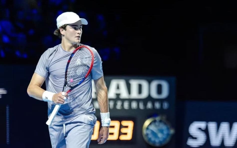 João Fonseca na vitória na estreia do ATP 500 da Basileia (Divulgação)