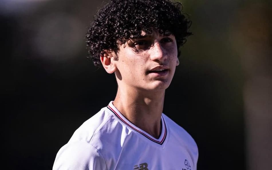 Quem é Brenno, promessa de 17 anos que entrou no radar do profissional do São Paulo