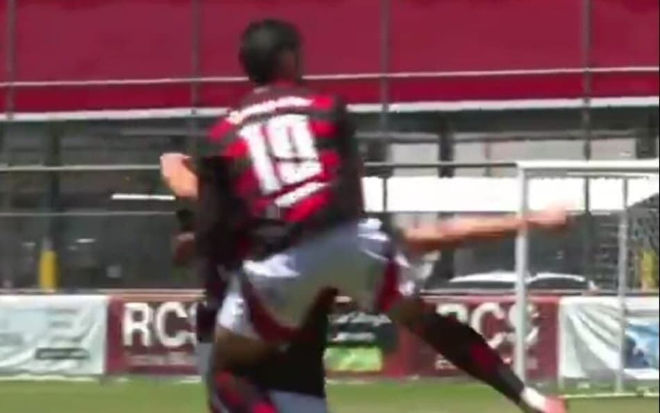 Joia do Flamengo faz gol que Pelé não fez no sub-20; veja