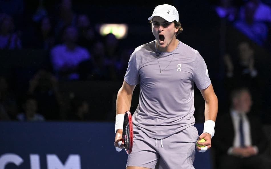 João Fonseca vence ATP Basileia. (Foto: Fabrice COFFRINI / AFP)