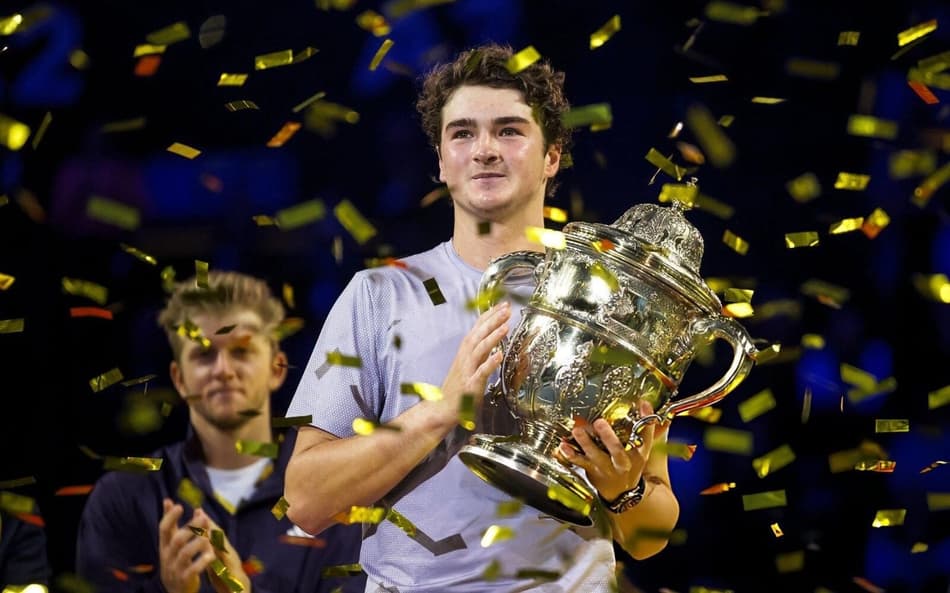 Com autoridade, João Fonseca vence Fokina e é campeão do ATP da Basileia. (Foto: Reprodução)