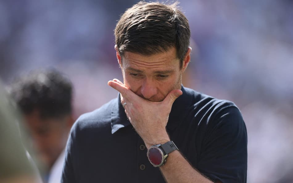 Xabi Alonso reage durante dura derrota do Real Madrid para o PSG no Mundial de Clubes
