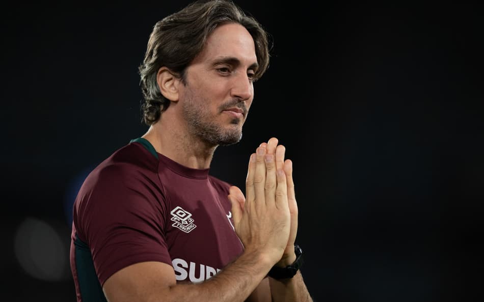 Zubeldía, técnico do Fluminense, durante partida contra o Juventude pelo Brasileirão